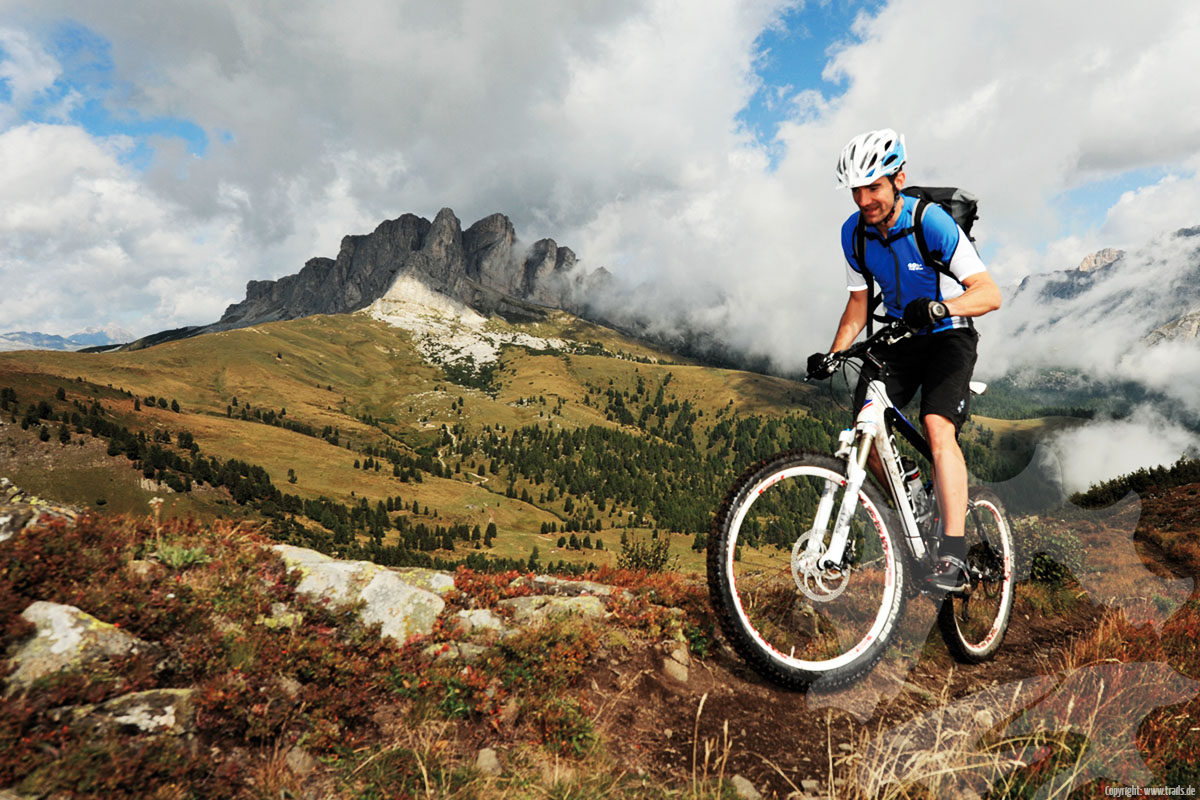 Mountain Biking781942064