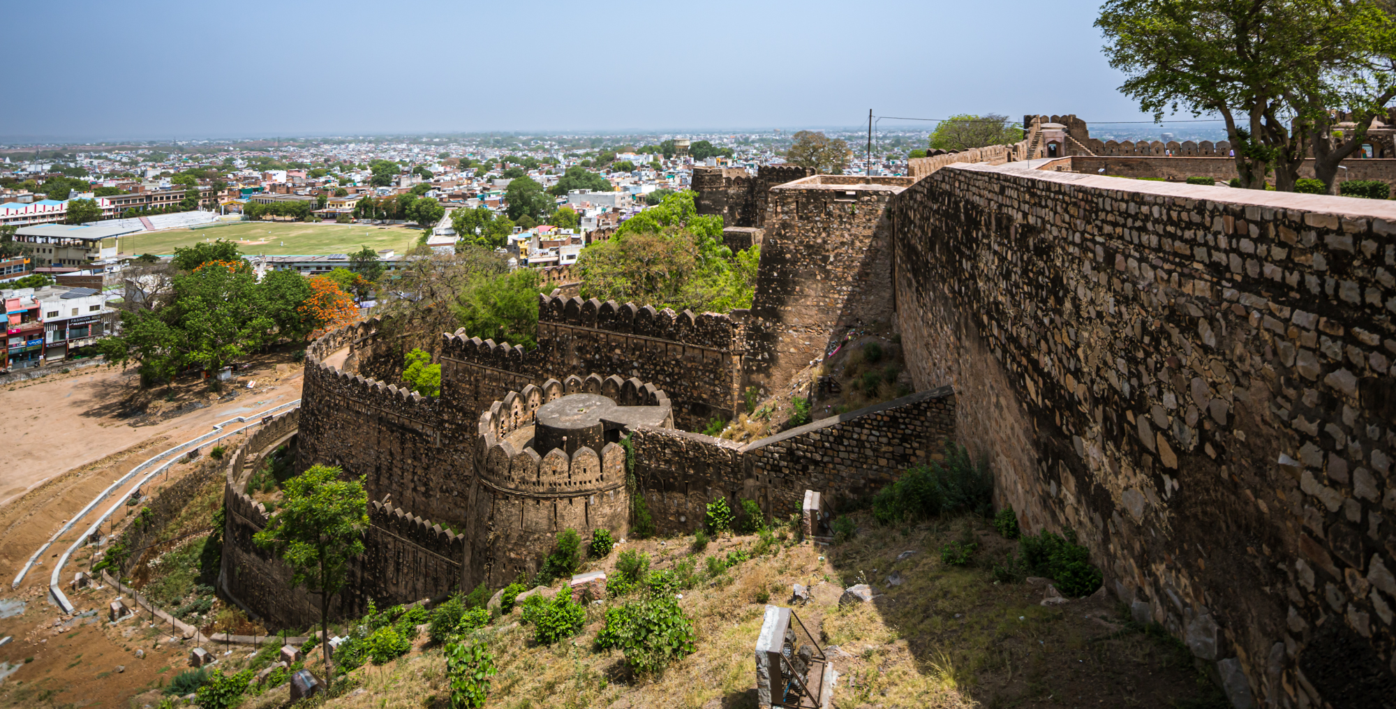 india02